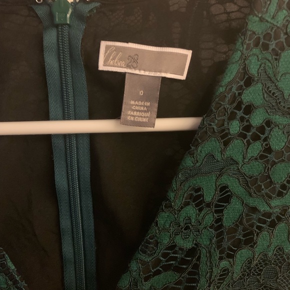 Chelsea28 lace Romper - Picture 4 of 5